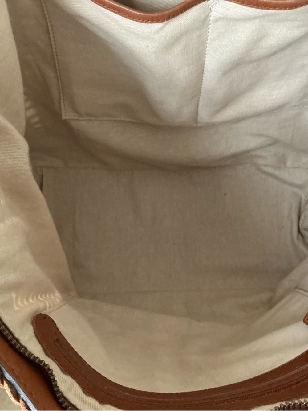 VEUC Woven Leather Zip Top Tote Handbag ๐ - Picture 5 of 13